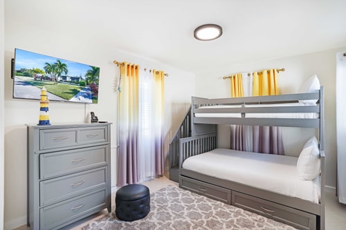 Retiro HWD no centro da cidade | quintal + perto da praia - CS61 26 Cielo Stays