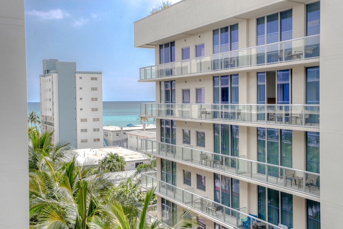 Luxury Ocean Breeze Condo W/ Balcony at CH-CS22 39 Cielo Stays