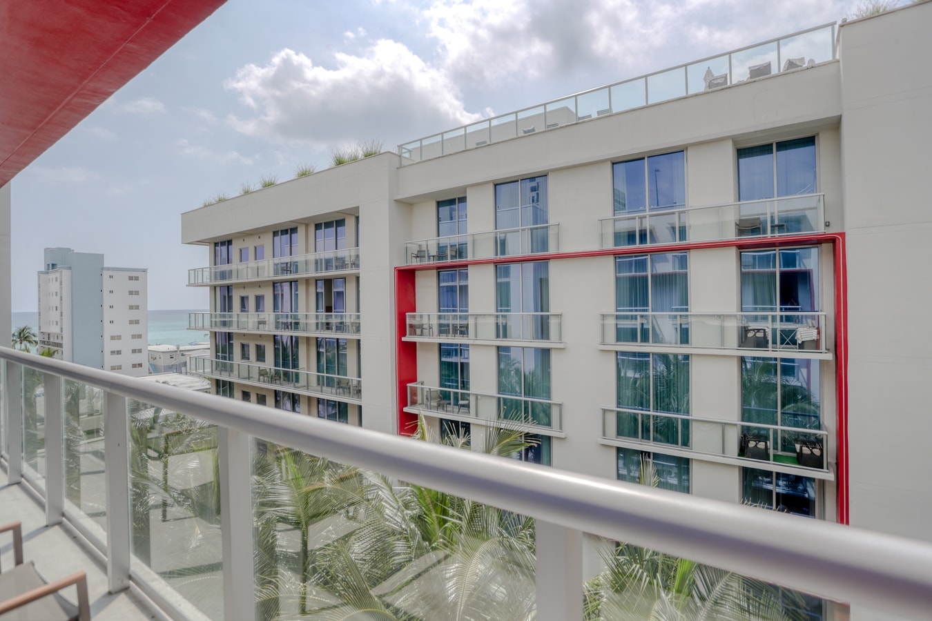 Luxury Ocean Breeze Condo W/ Balcony at CH-CS22 21 Cielo Stays