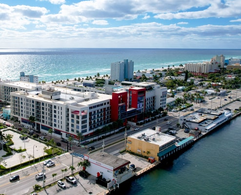 Luxury Ocean Breeze Condo W/ Balcony at CH-CS22 15 Tamesys Departamentos