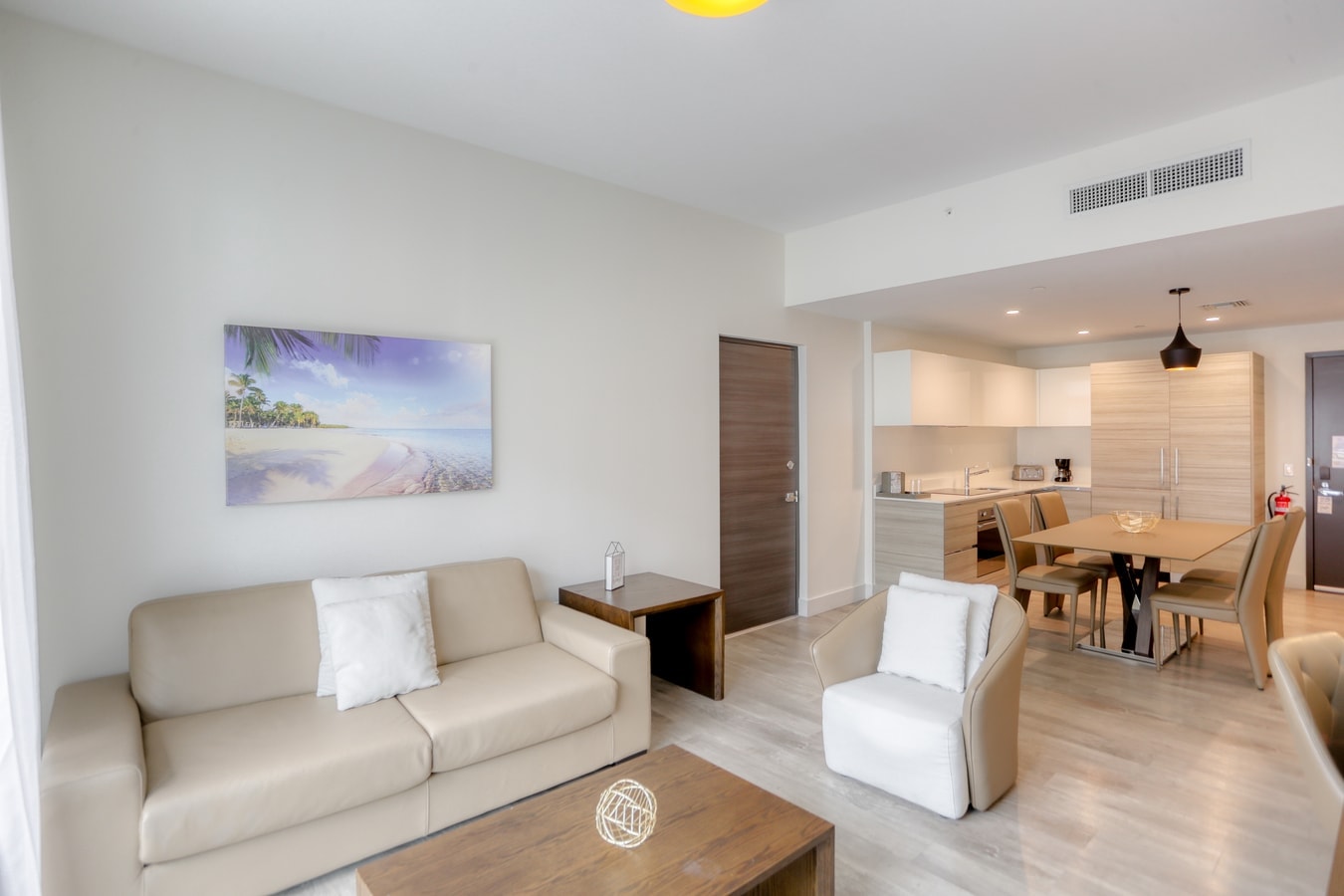 Luxury Ocean Breeze Condo W/ Balcony at CH-CS22 11 Cielo Stays
