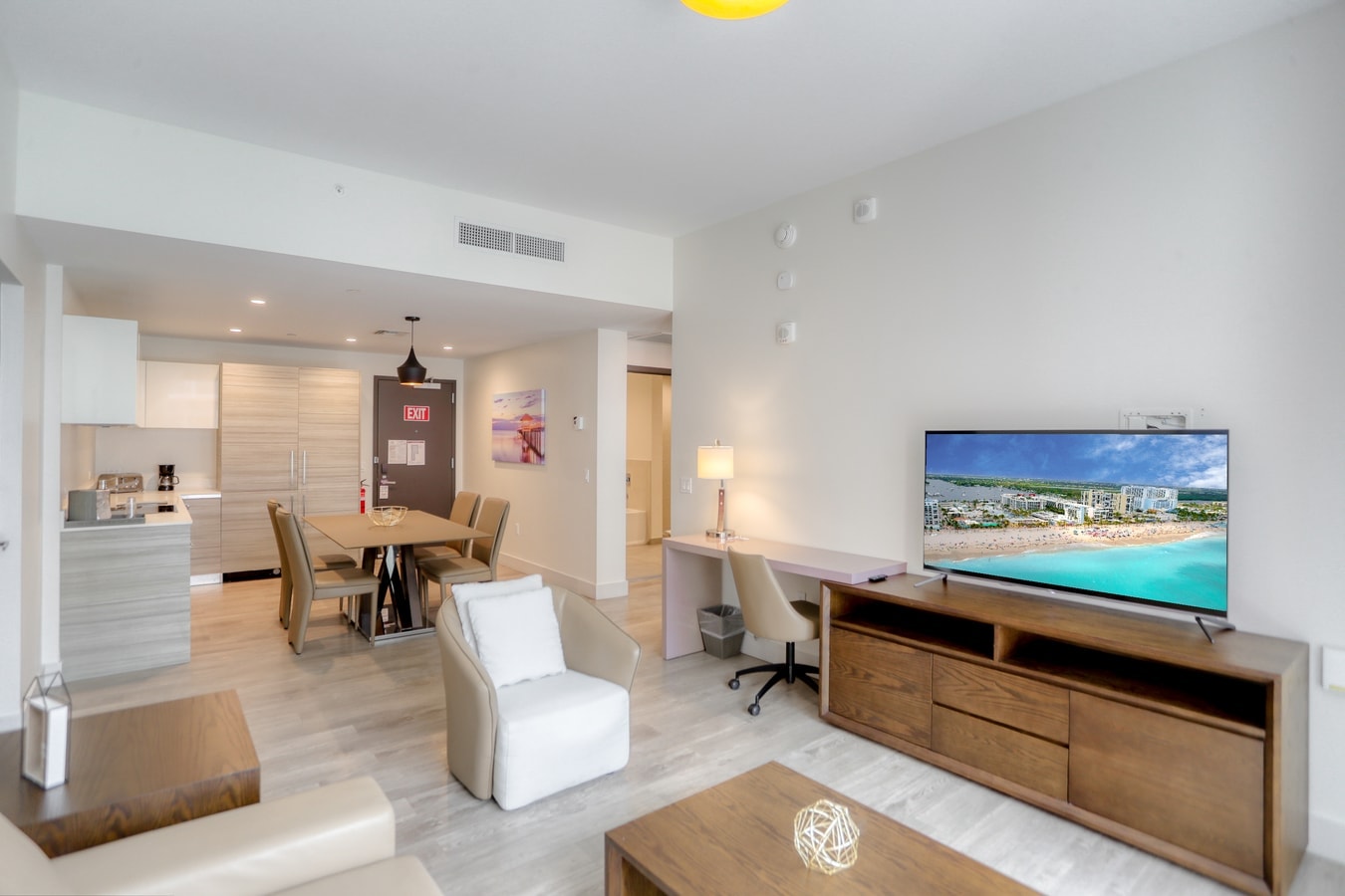 Luxury Ocean Breeze Condo W/ Balcony at CH-CS22 1 Cielo Stays