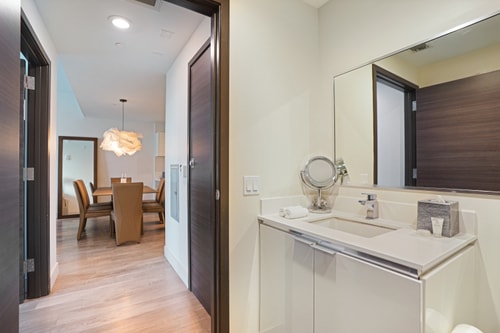 CH Condomínio grande de luxo e vista parcial para o mar - CS2 19 Cielo Stays