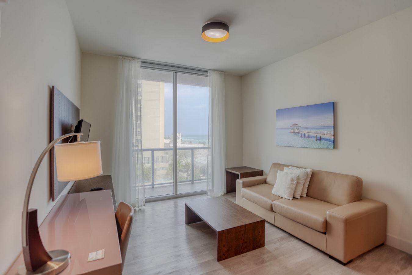 Elegante condominio con vista parcial al mar Retreat-CS16 13 Cielo Stays
