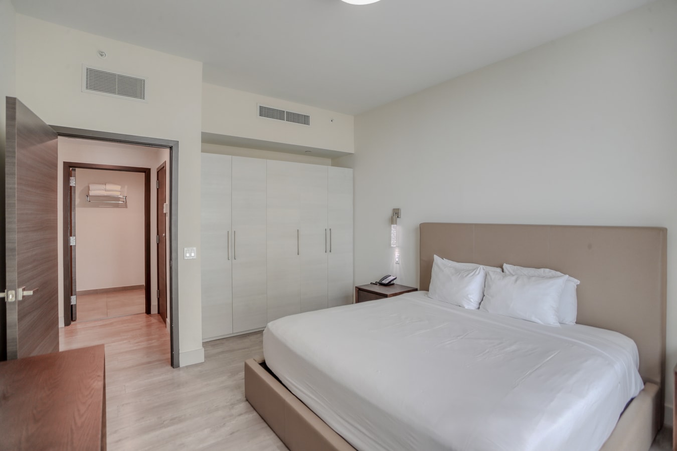 Elegante condominio con vista parcial al mar Retreat-CS16 7 Cielo Stays