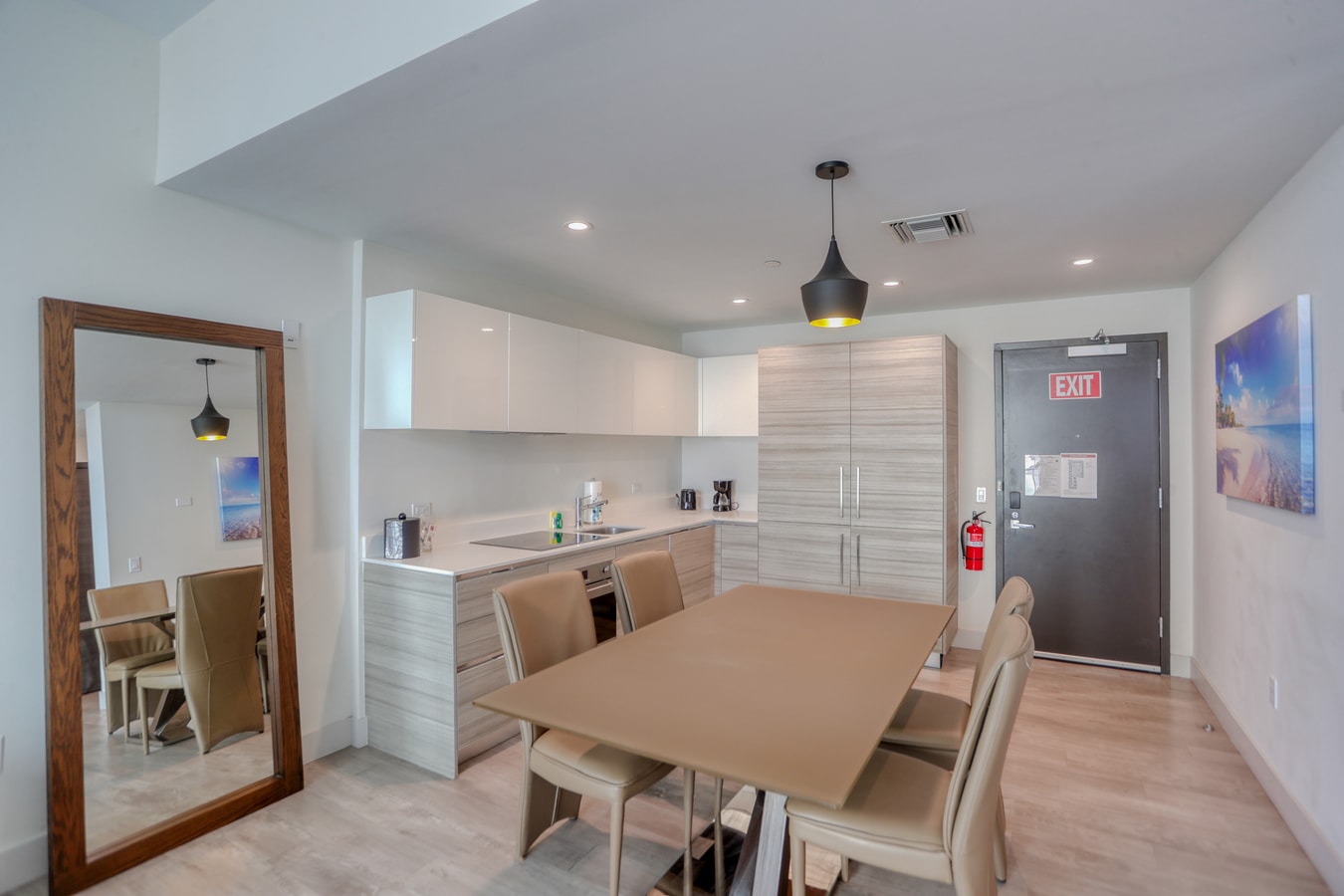 Elegante condominio con vista parcial al mar Retreat-CS16 14 Cielo Stays