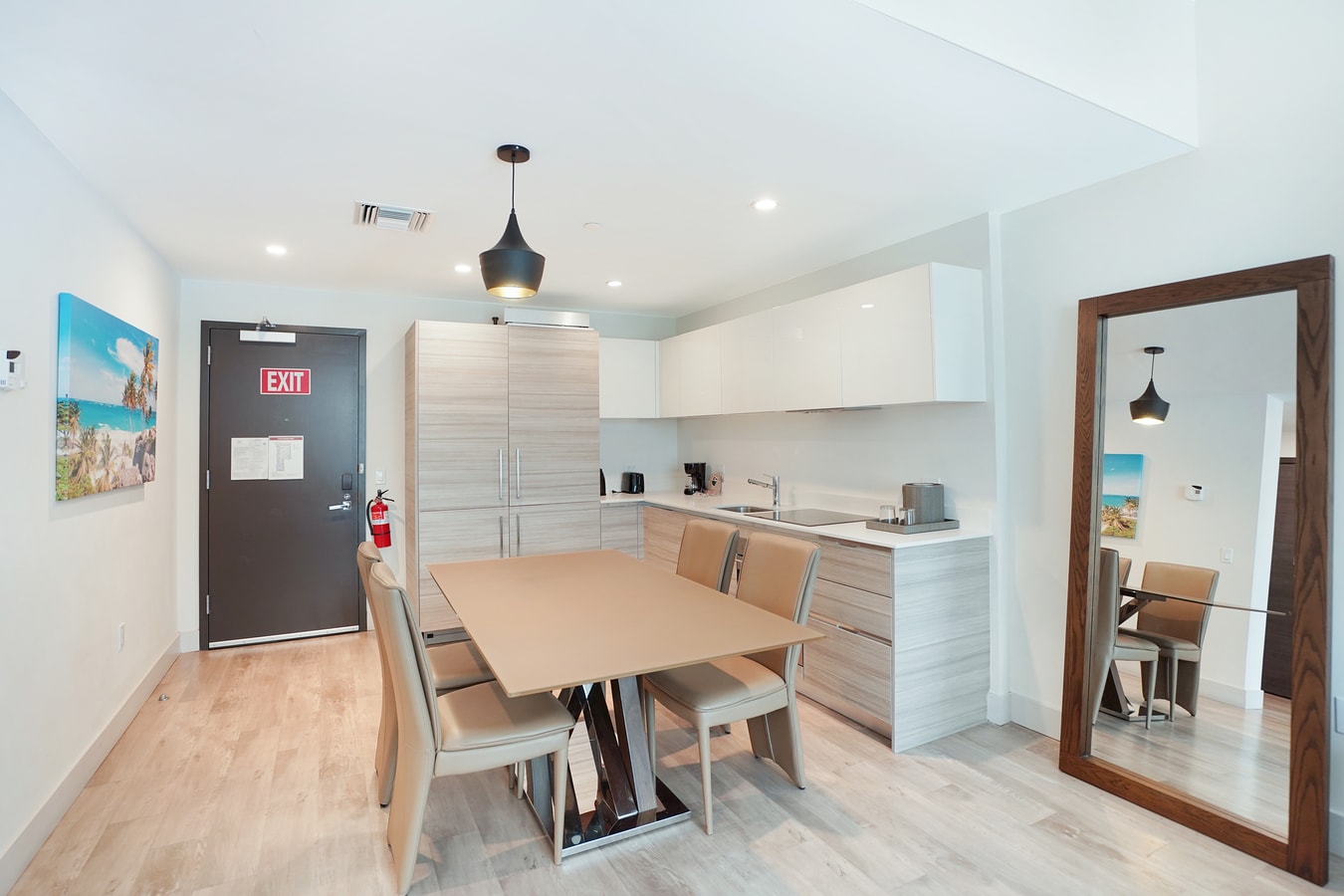 Chic 1BR Condo w/ Partial Ocean View at Costa-CS4 7 Cielo Stays
