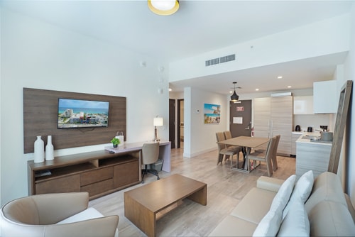 Modern Partial Ocean View Retreat 1 Tamesys Departamentos