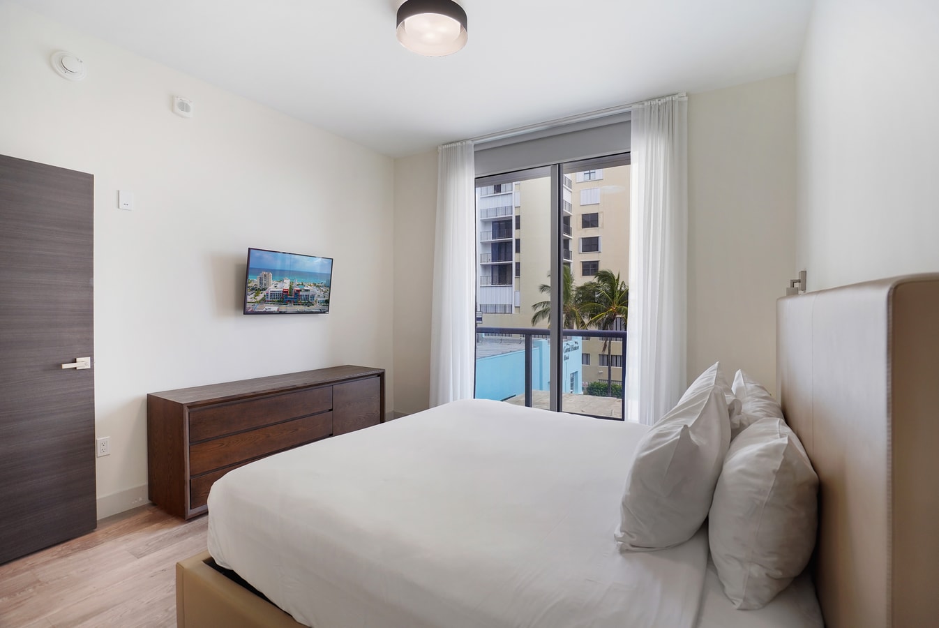 Chic 1BR Condo w/ Partial Ocean View at Costa-CS4 9 Cielo Stays