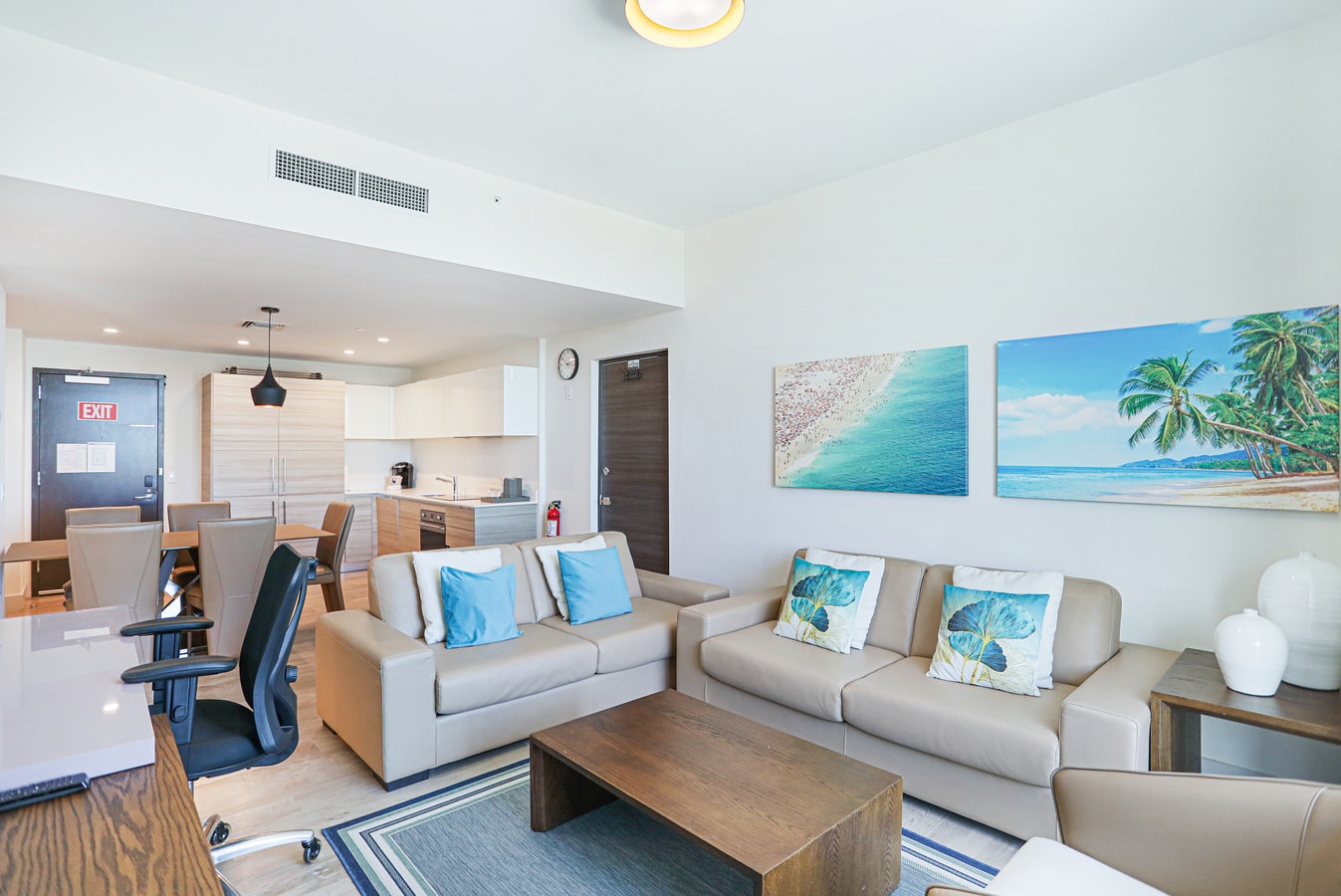 CH Lujo Amplio Condominio de Playa | Ocean Breeze-CS40 7 Cielo Stays