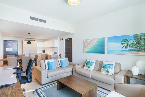 CH Luxury Spacious Beach Condo | Ocean Breeze-CS40 7 Tamesys Departamentos