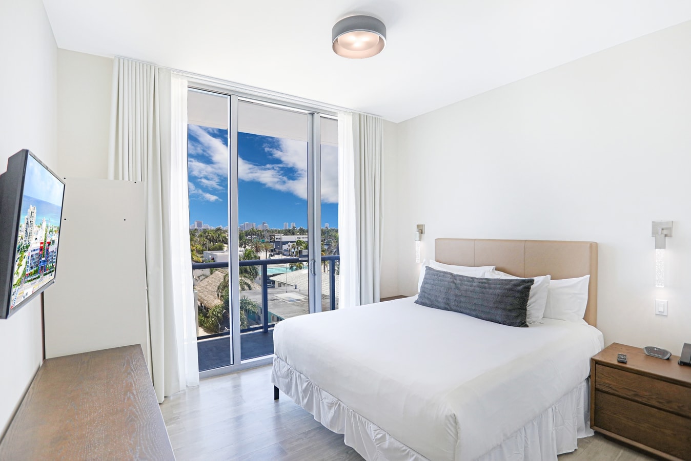 Spacious Luxury Beach Condo | Ocean Breeze Manlio Viajes  |  Agencia de Turismo