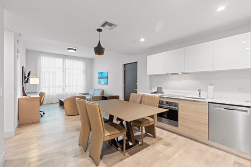 Luxury Beachside Condo with Bathtub - CS23 6 Manlio Viajes | Agencia de Turismo