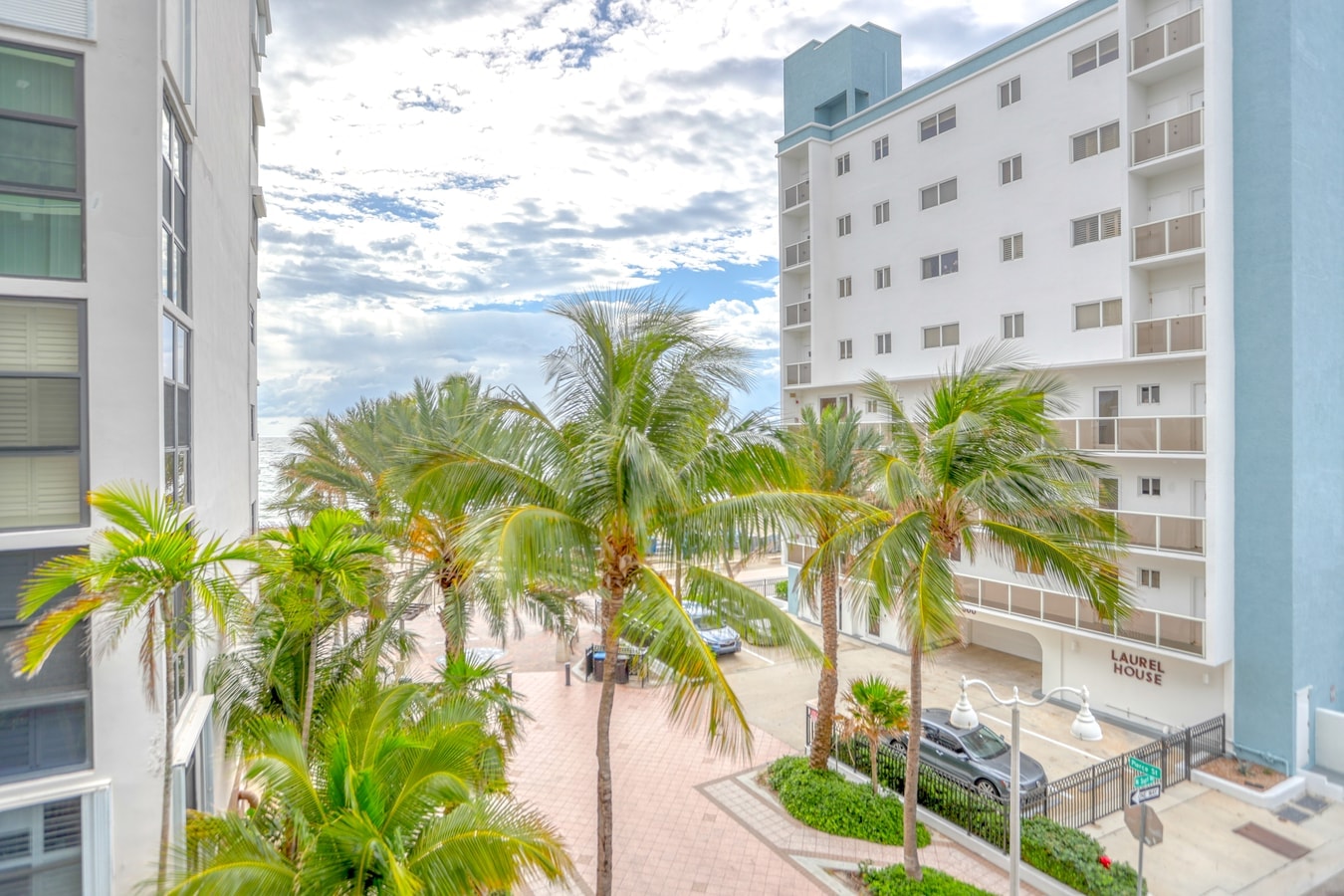 Luxury Corner unit with Wraparound Ocean Balcony Style-CS6 90 Cielo Stays