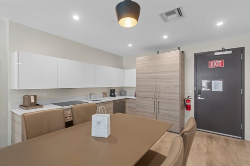 Accessible 1BR Condo w/ Partial Ocean View, CH-CS5 17 Tamesys Departamentos