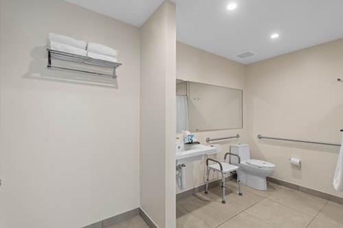 Accessible 1BR Condo w/ Partial Ocean View, CH-CS5 14 Tamesys Departamentos