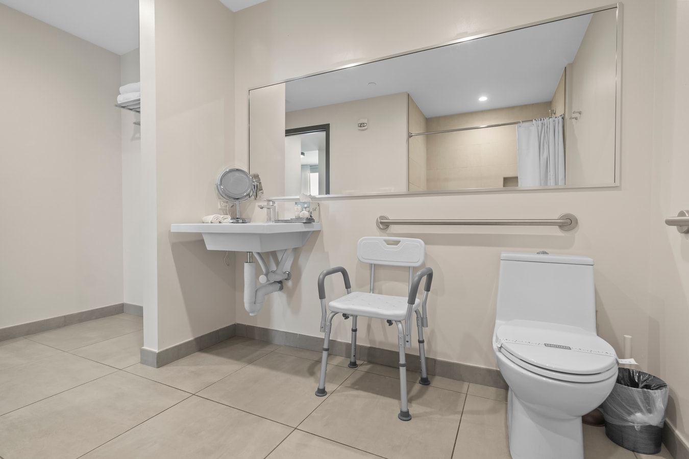 Gezellig 1BR Condo met gedeeltelijk uitzicht op zee, Costa Resort-CS5 18 Cielo Stays