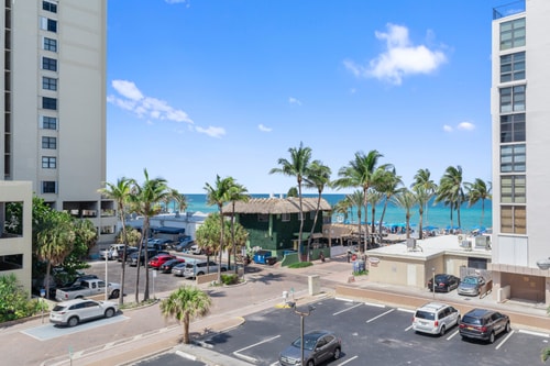 Accessible 1BR Condo w/ Partial Ocean View, CH-CS5 23 Tamesys Departamentos