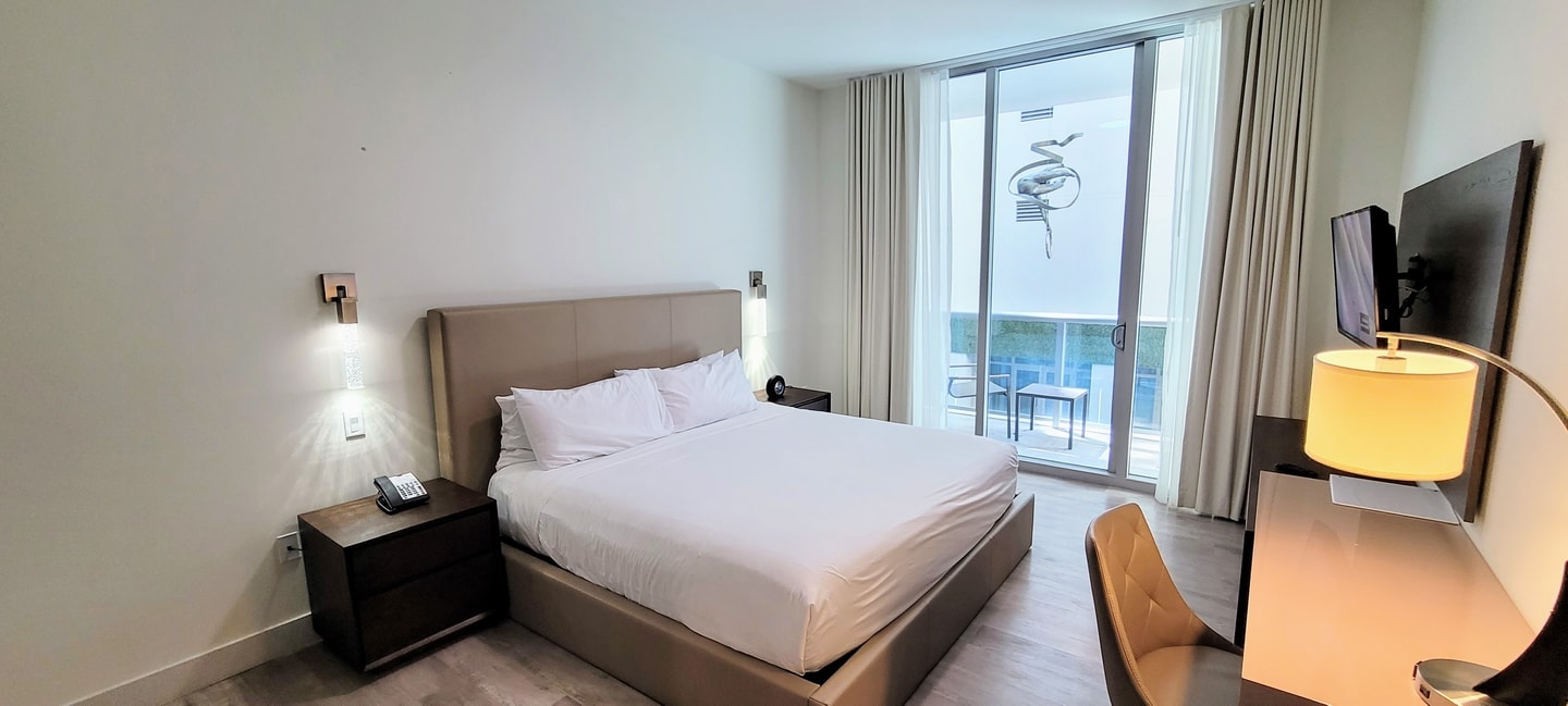 Luxury Studio W/ a Quiet Courtyard View-CS34 2 Cielo Stays