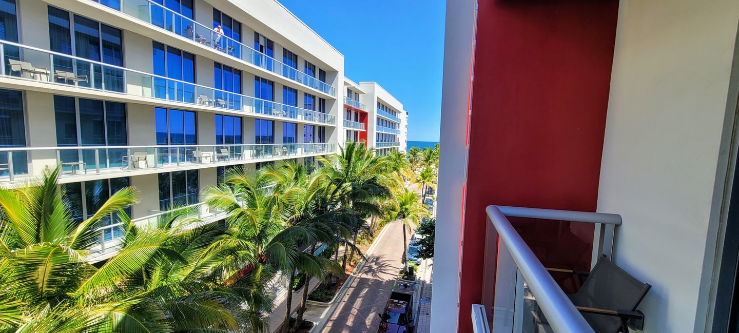 Luxury Studio W/ Balcony Steps to Beach-CS37 1 Cielo Stays