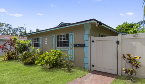 Stylish Retreat Near the Beach and Las Olas