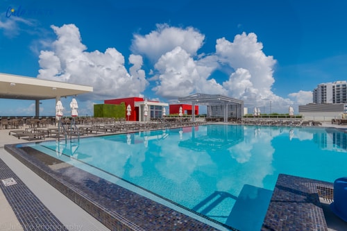 Luxury Beachside Studio w/ Rooftop Pool - CS31