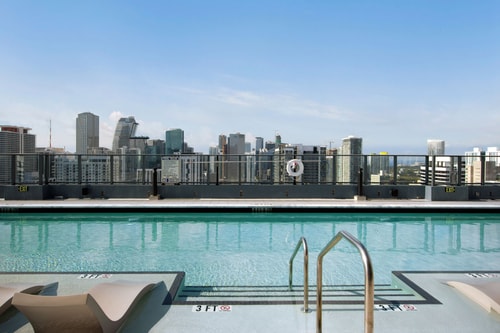 New Downtown Condo with Rooftop Pool 31 Cielo Stays