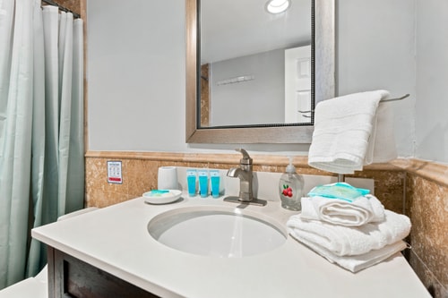 Oceanfront Luxury | 2BR Condo| No Resort Fees 48 Cielo Stays