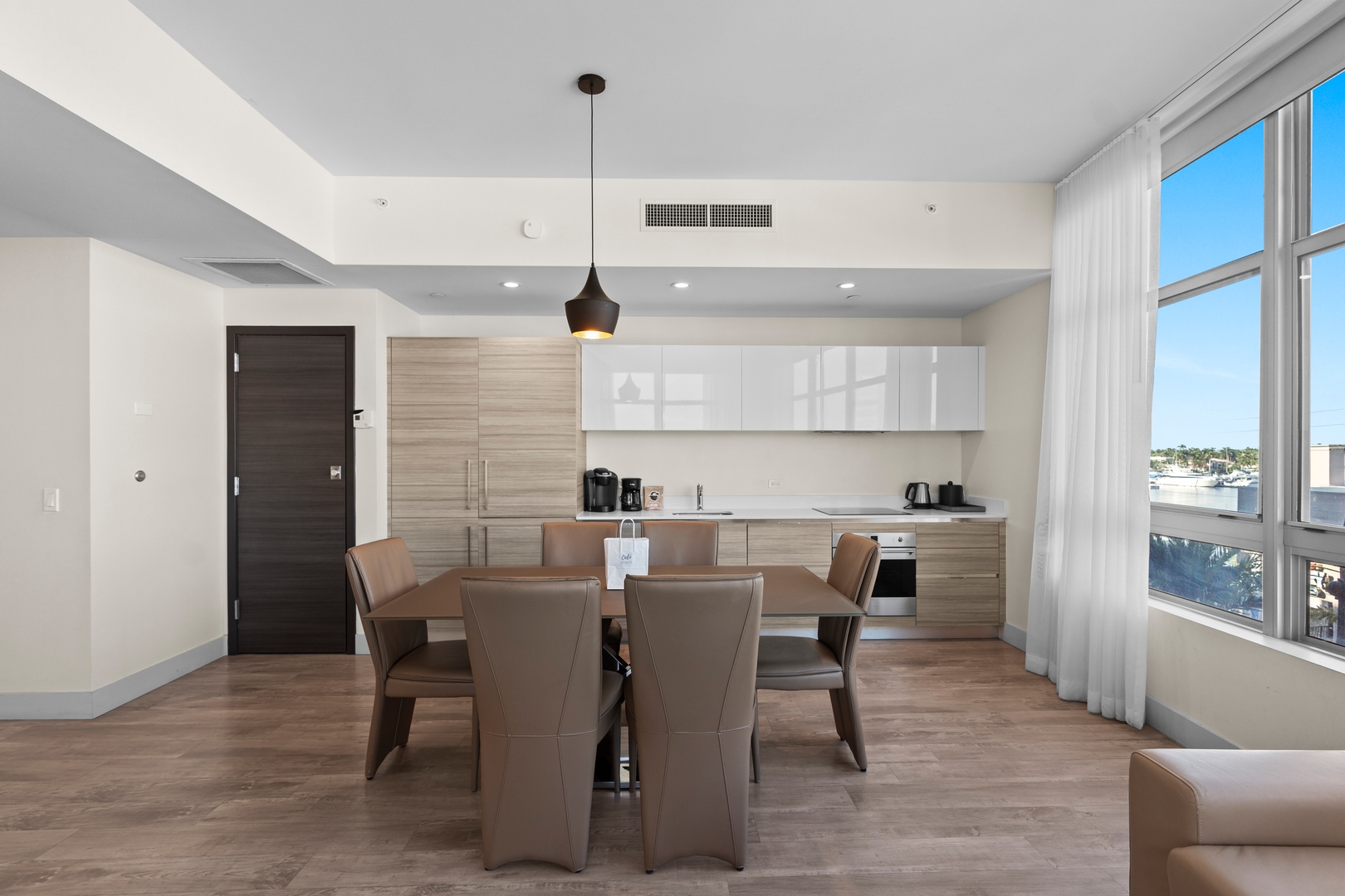 Chic 2BR Condo with Intracoastal View-CS8 12 Cielo Stays