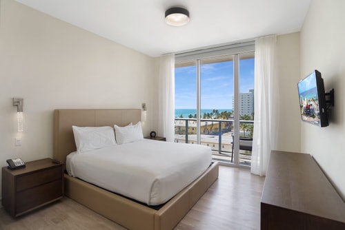 Elegant Hollywood Condo w Partial Ocean Views 1 Tamesys Departamentos