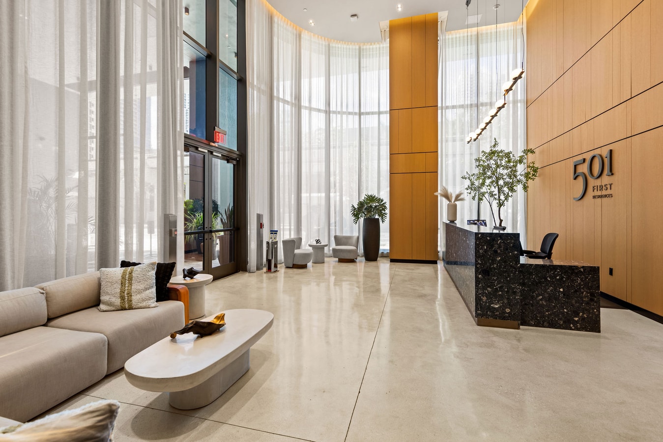 New Downtown Condo with Rooftop Pool 3 Cielo Stays