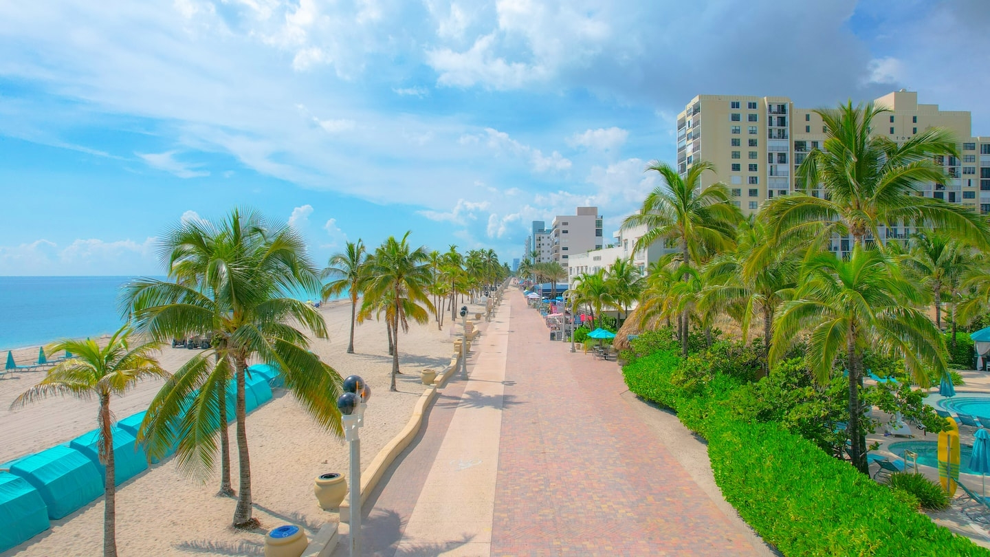 Hollywood Beach Retreat -Rooftop Pool & Views-CS19 22 Cielo Stays