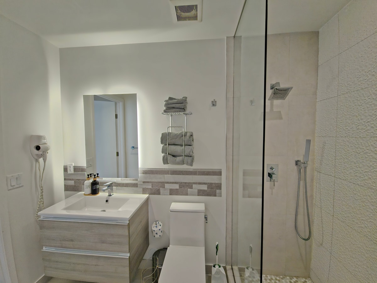 Brickell Modern Condo | Kostenloses Parken + Pool - CS65 10 Cielo Stays