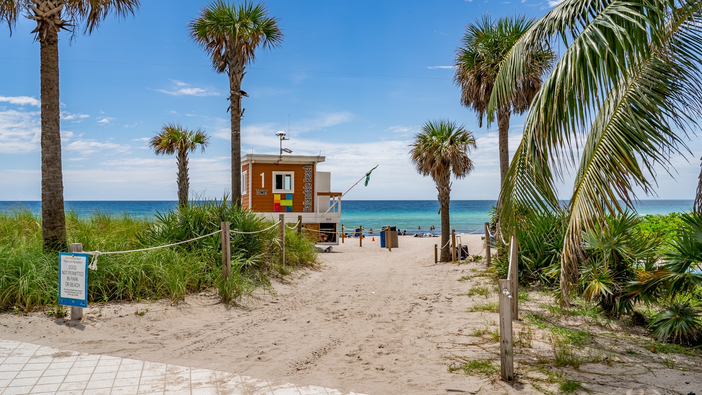 Oceanfront Condo with Resort Pool 40 Cielo Stays