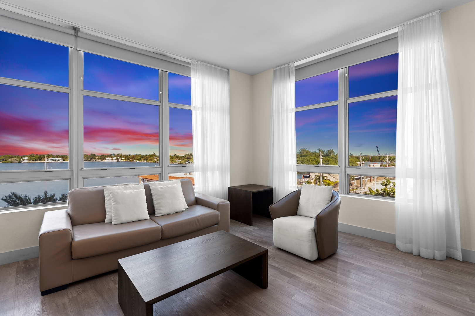 Chic 2BR Condo with Intracoastal View-CS8 17 Cielo Stays