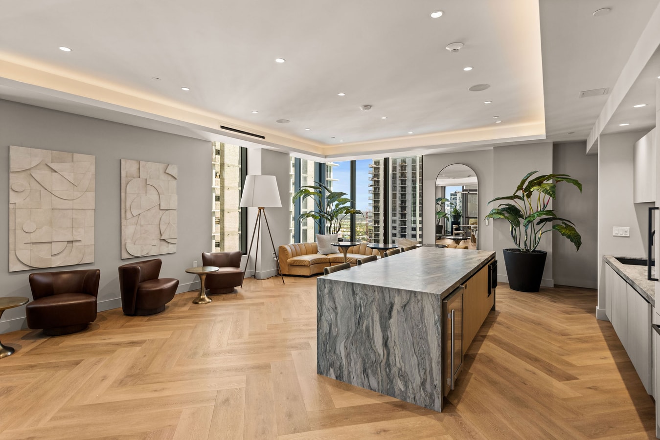 New Downtown Condo with Rooftop Pool 41 Cielo Stays