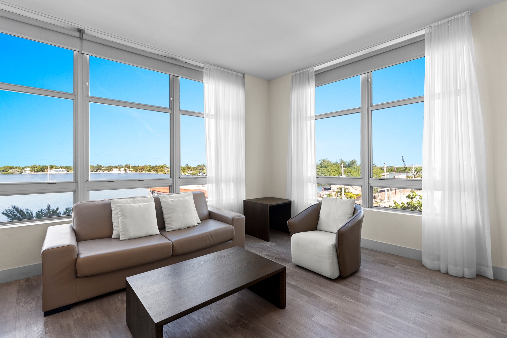 Chic 2BR Condo with Intracoastal View-CS8 76 Cielo Stays