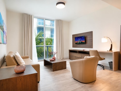 Spacious Comfort by the Coast | Costa Hollywood 1 Manlio Viajes  |  Agencia de Turismo