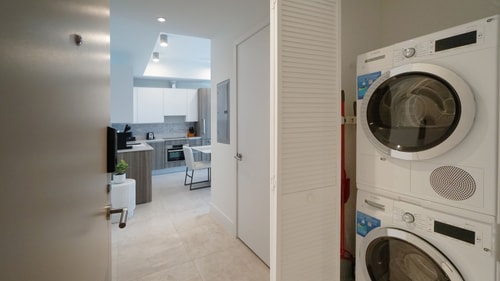 Brickell Moderne Eigentumswohnung | Kostenloses Parken + Pool - CS65 18 Cielo Stays