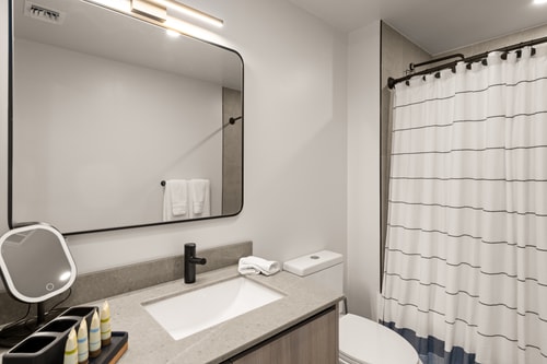 New Downtown Condo with Rooftop Pool 12 Cielo Stays