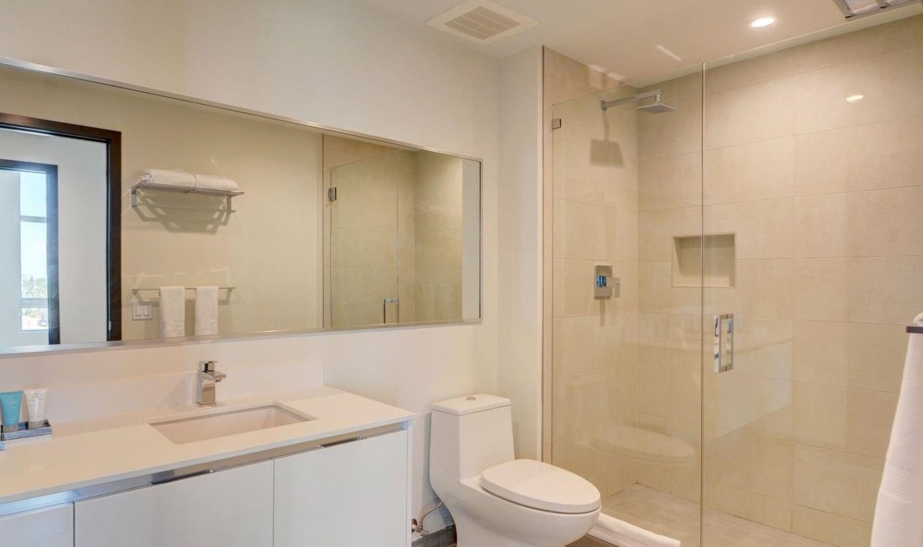 Chic 2BR Condo with Intracoastal View-CS8 28 Cielo Stays