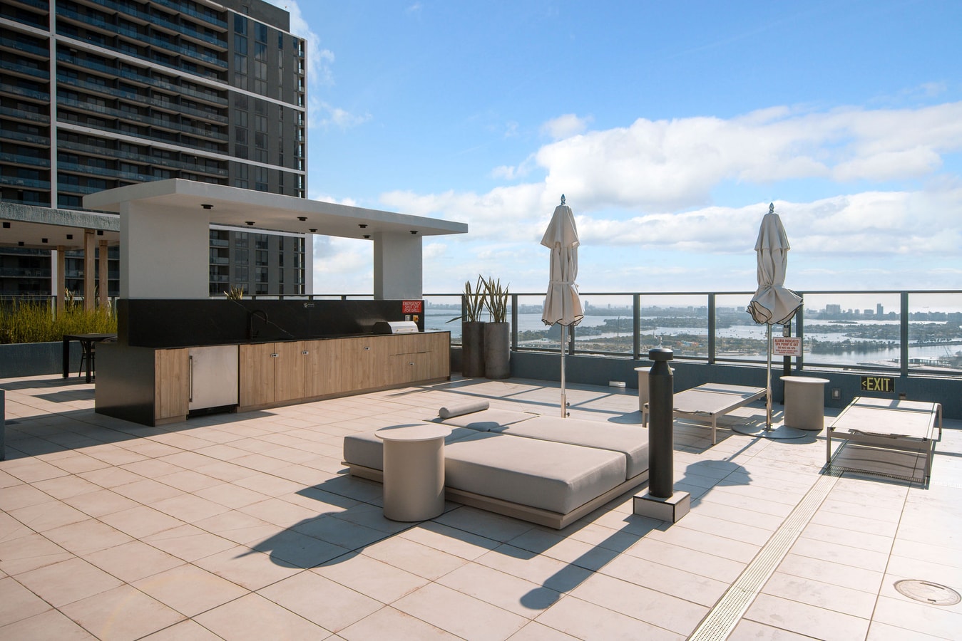 New Downtown Condo with Rooftop Pool 34 Cielo Stays