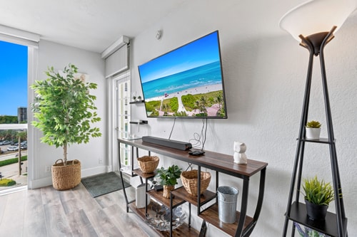 Oceanfront Luxury | 2BR Condo| No Resort Fees 42 Cielo Stays