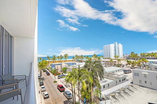 CH Lujo Amplio Condominio de Playa | Ocean Breeze-CS40 Cielo Stays