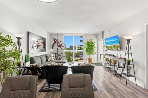 Oceanfront Luxury | 2BR Condo| No Resort Fees 7 Cielo Stays
