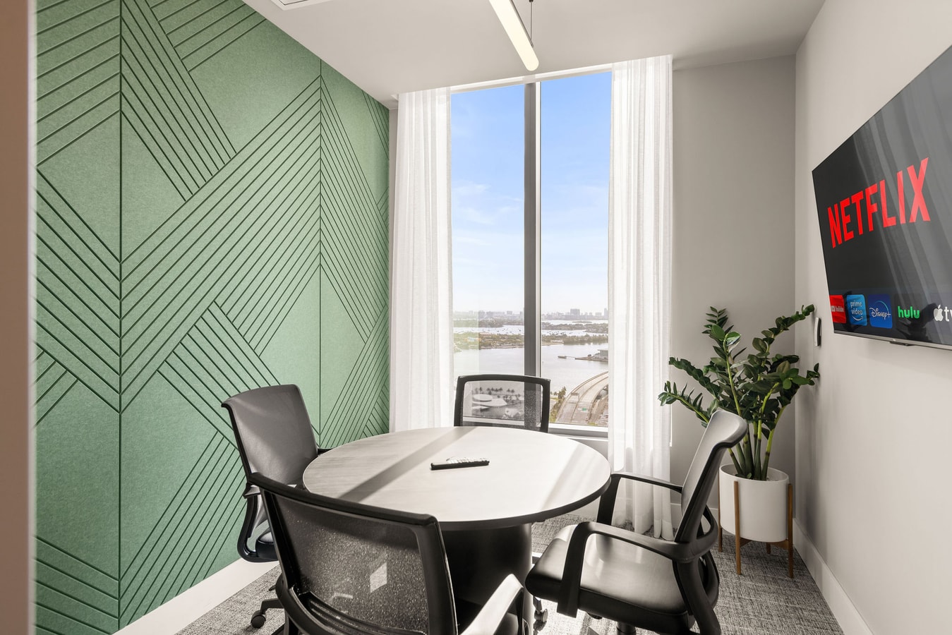 New Downtown Condo with Rooftop Pool 36 Cielo Stays