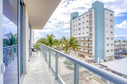 Watch the Sunrise At Your Wraparound Balcony-CS17 21 Manlio Viajes | Agencia de Turismo