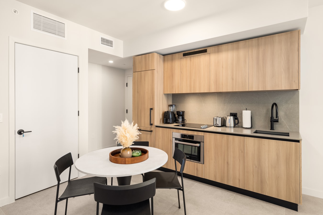 New Downtown Condo with Rooftop Pool 10 Cielo Stays