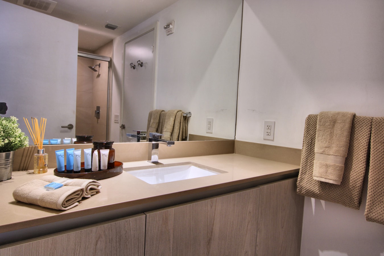 Luxury Beach Condo with Rooftop Pool 38 Cielo Stays