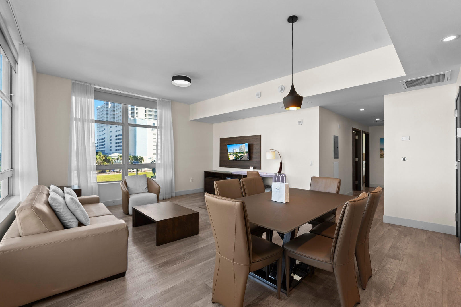 Chic 2BR Condo with Intracoastal View-CS8 10 Cielo Stays